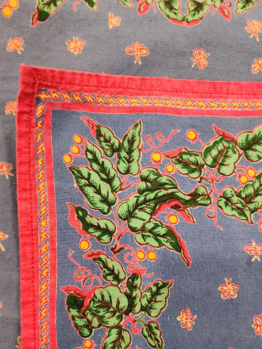 Vintage William Sonoma 4 Cloth Napkins Butterflies Foliage Berries Blue Red